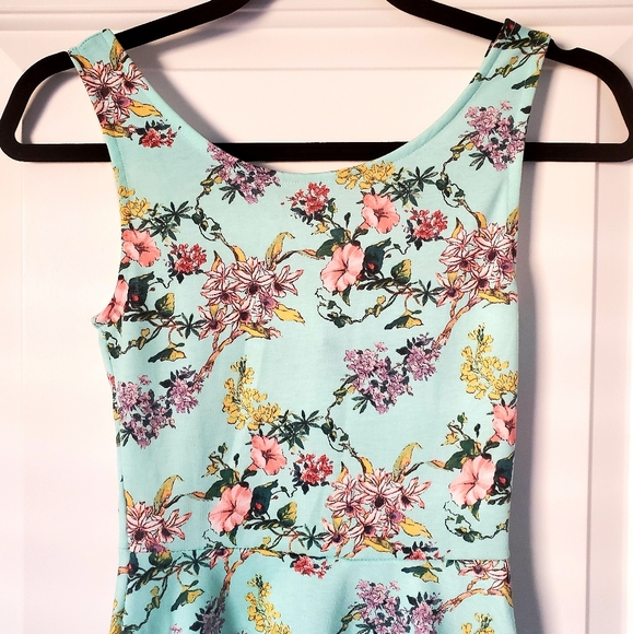 H&M floral fit & flare dress mini blue sleeveless summer size 2 - Picture 3 of 5